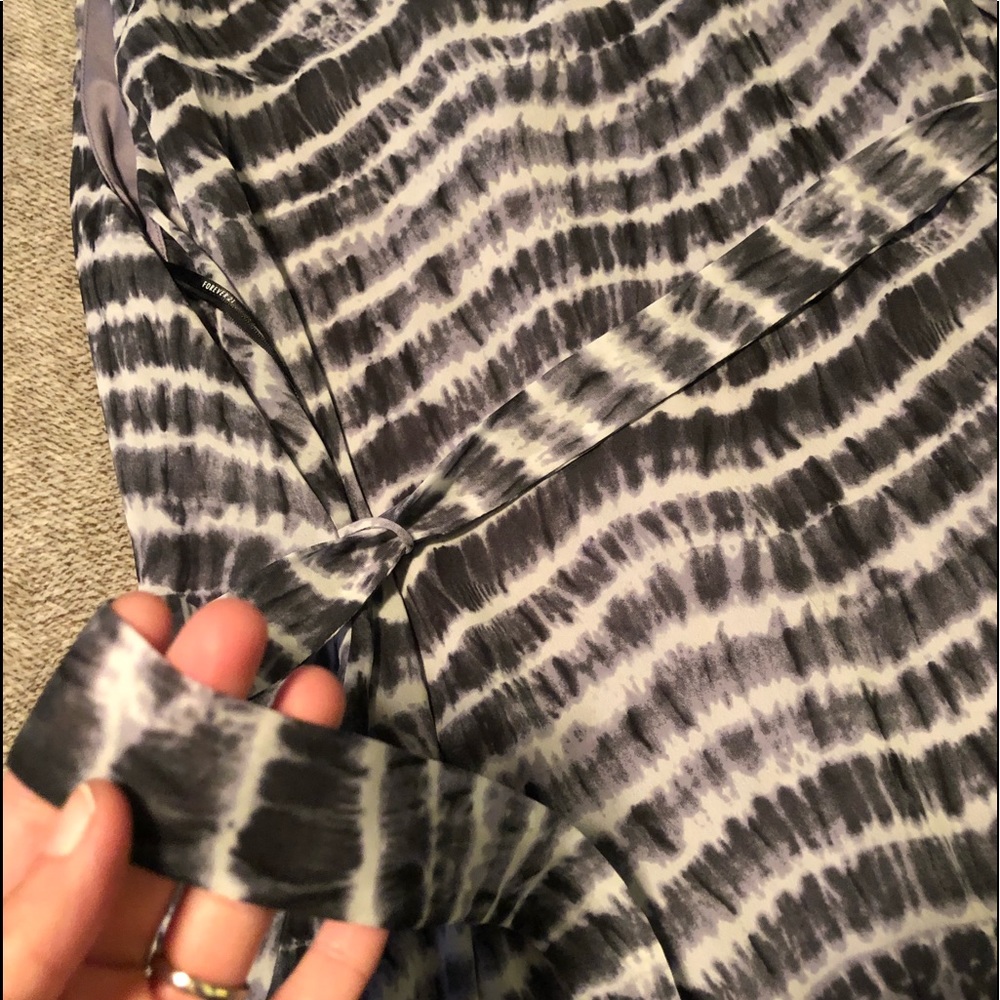 Dress - Picture 6 of 7